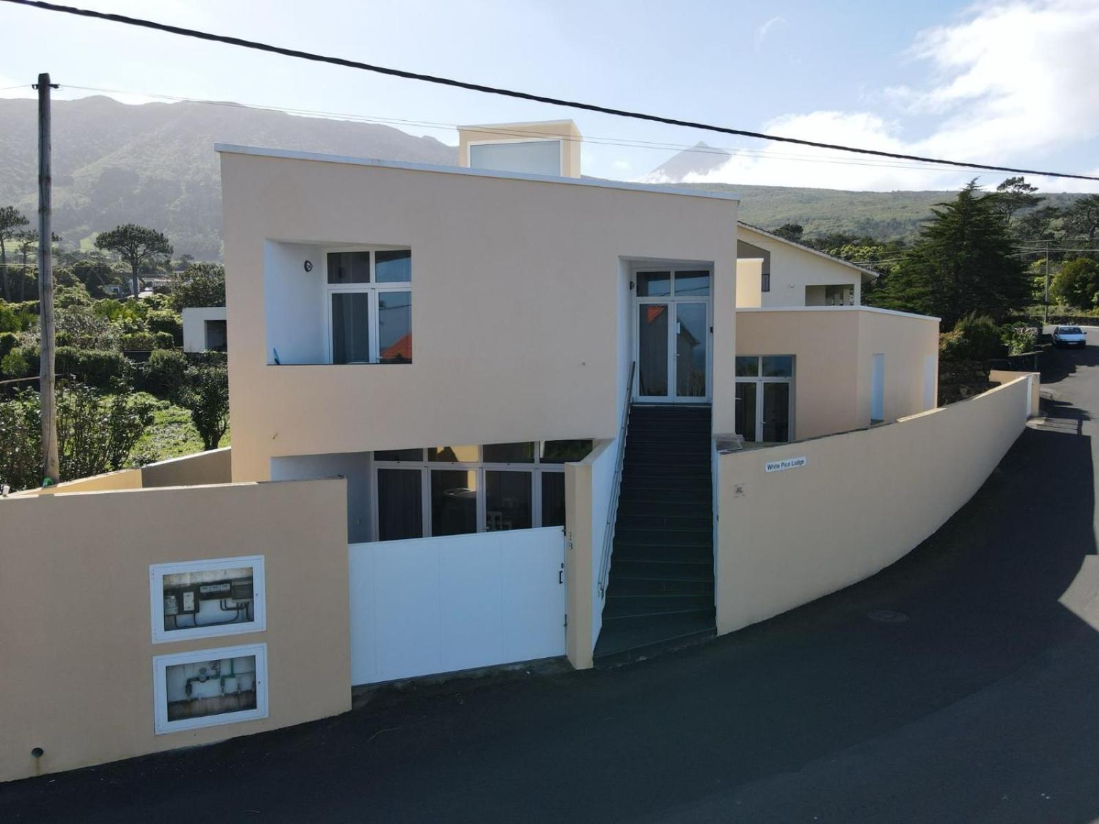 White Pico Lodge São Roque do Pico Eksteriør billede